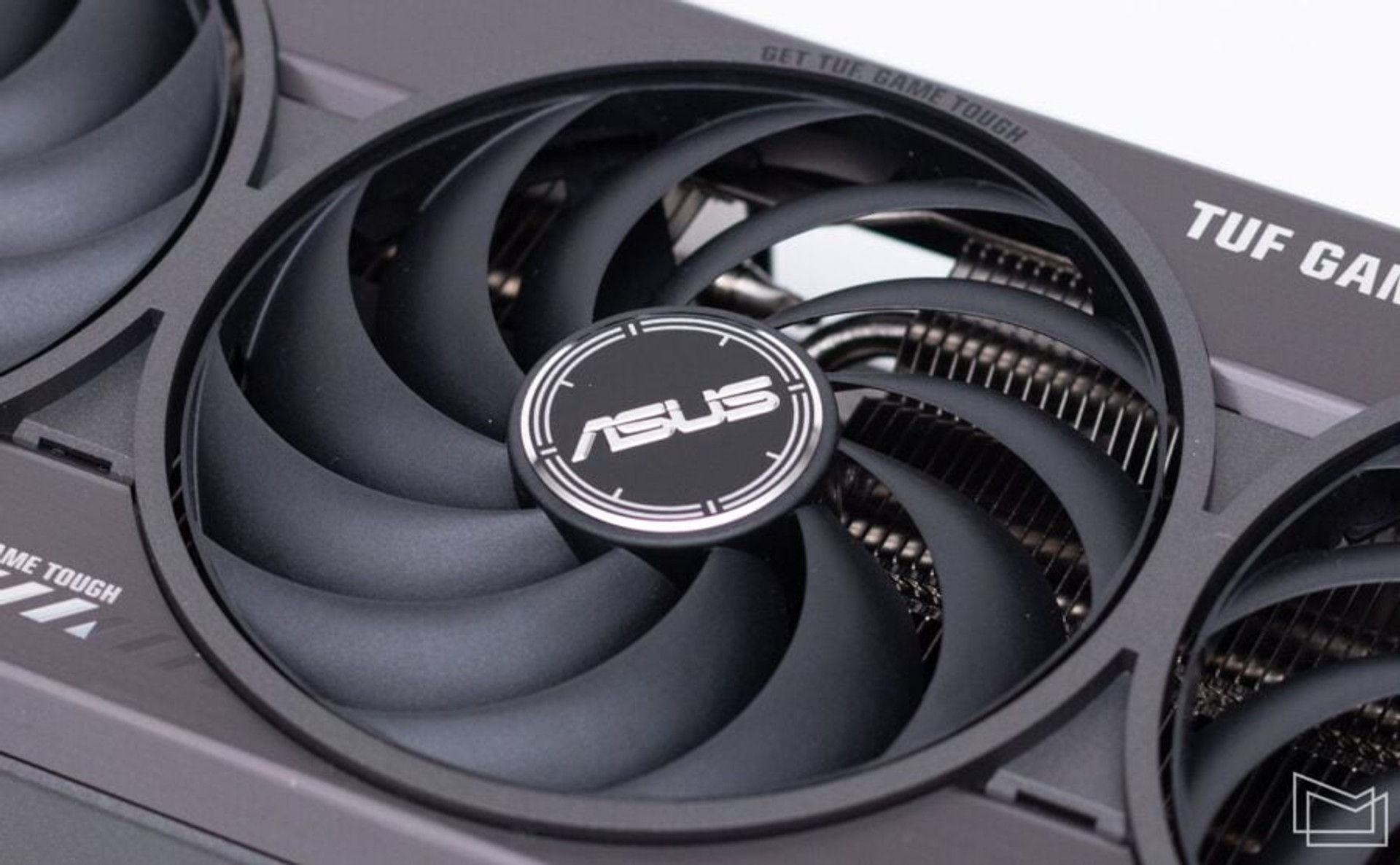 ASUS TUF Gaming GeForce RTX 5070 Ti OC fan